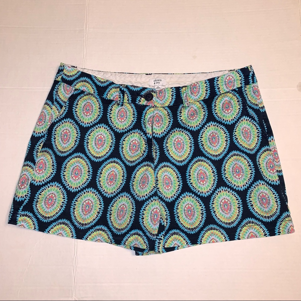 Crown & Ivy geometric print shorts size 12